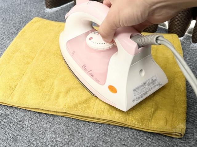 거실 매트 눌린 자국 없애는 방법 다리미