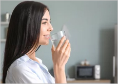 물을 마시는 사람들