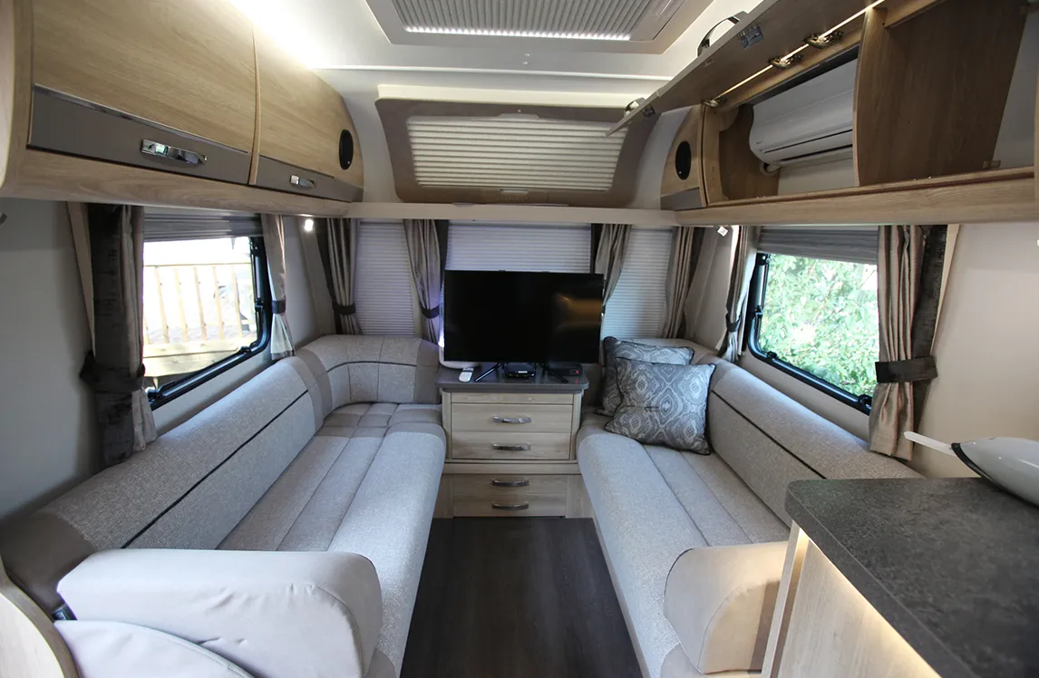 테르메덴-카라반-내부-침실