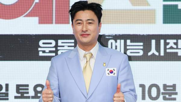 안정환, 안정환 유튜브, 안정환 기부, 안정환 4억 기부, 안정환 유튜브 수익, 안정환 나이, 안정환 프로필, 안정환 부인, 안정환 이혜원, 안정환 자녀, 안정환 딸, 안정환 아들, 안정환 리즈, 안정환 테리우스, 안정환 월드컵, 안정환 등번호, 안정환 해설, 안정환 근황, 안정환 MBTI, 안정환 가족