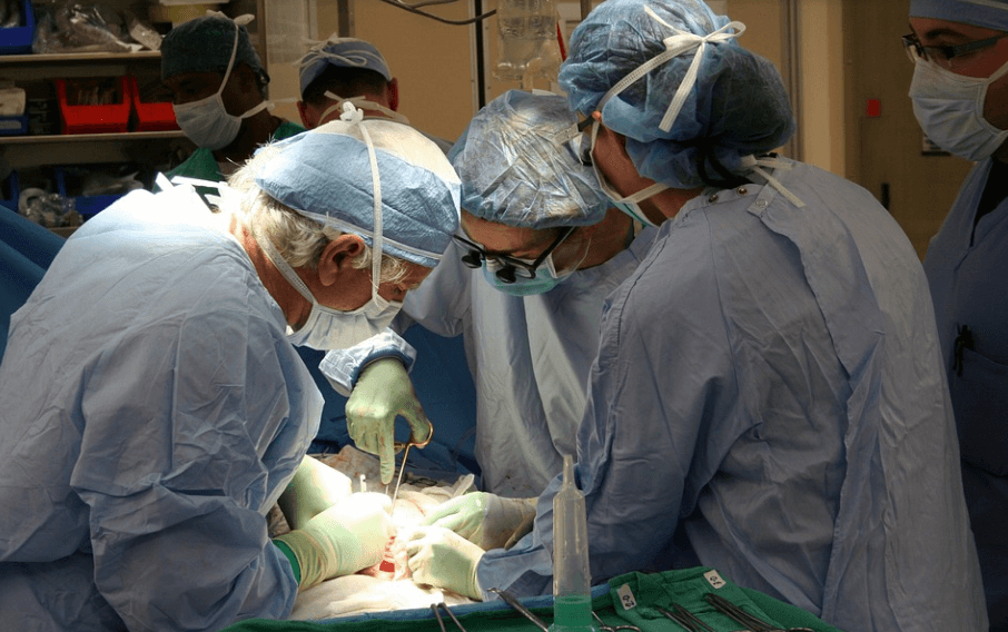 의사-수술-사진