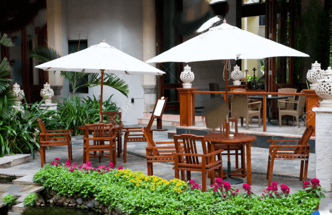 포천 산정호수 인근 감성 카페의 야외 테라스