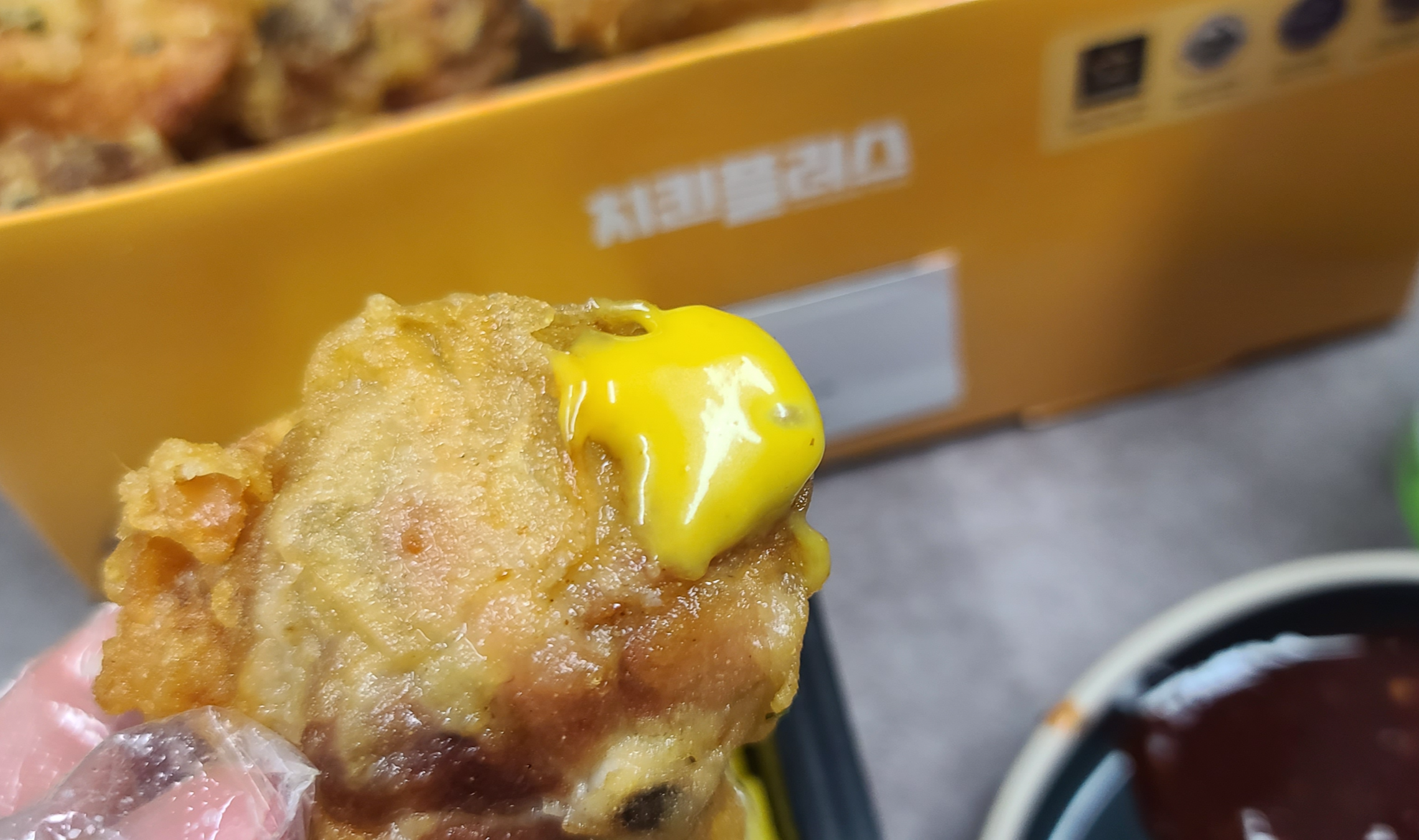 치킨플러스 치킨맛집 메가치킨 15호 깔끔한포장 후라이드치킨 쿠팡이츠할인 CU 생라임 보드카 하이볼 닭다리 소금 양념치킨 머스타드