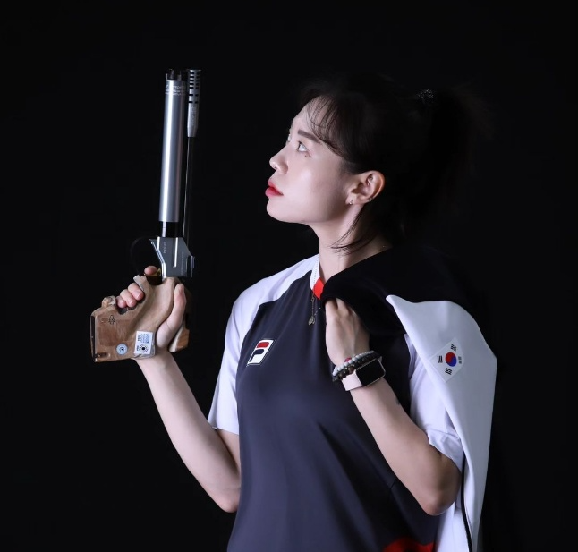 사격김예지 김예지영상 김예지10m 김예지25m 김예지머스크 김예지파리올림픽 아제르바이잔 세계사격선수권대회 사격월드컵 암살자룩 코끼리인형 김예지인스타 김예지프로필