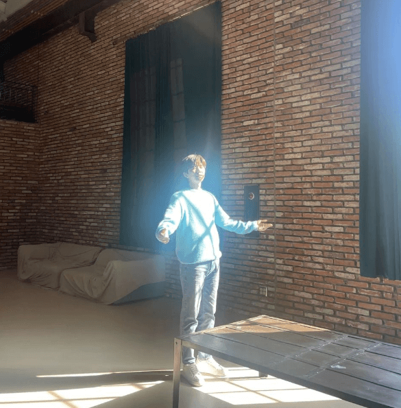 임영웅 전신 사진