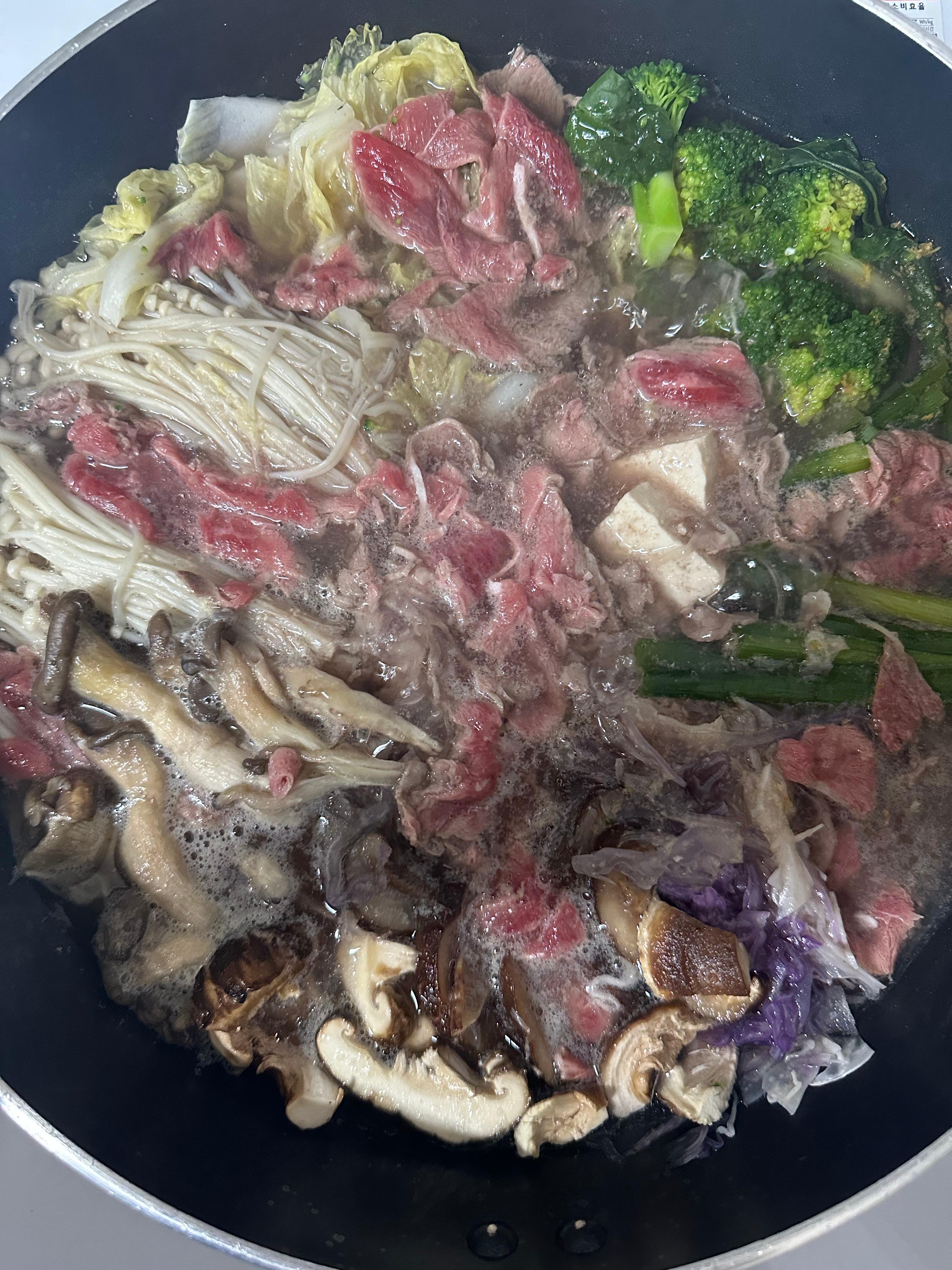 버섯폭탄 샤브샤브 만들기