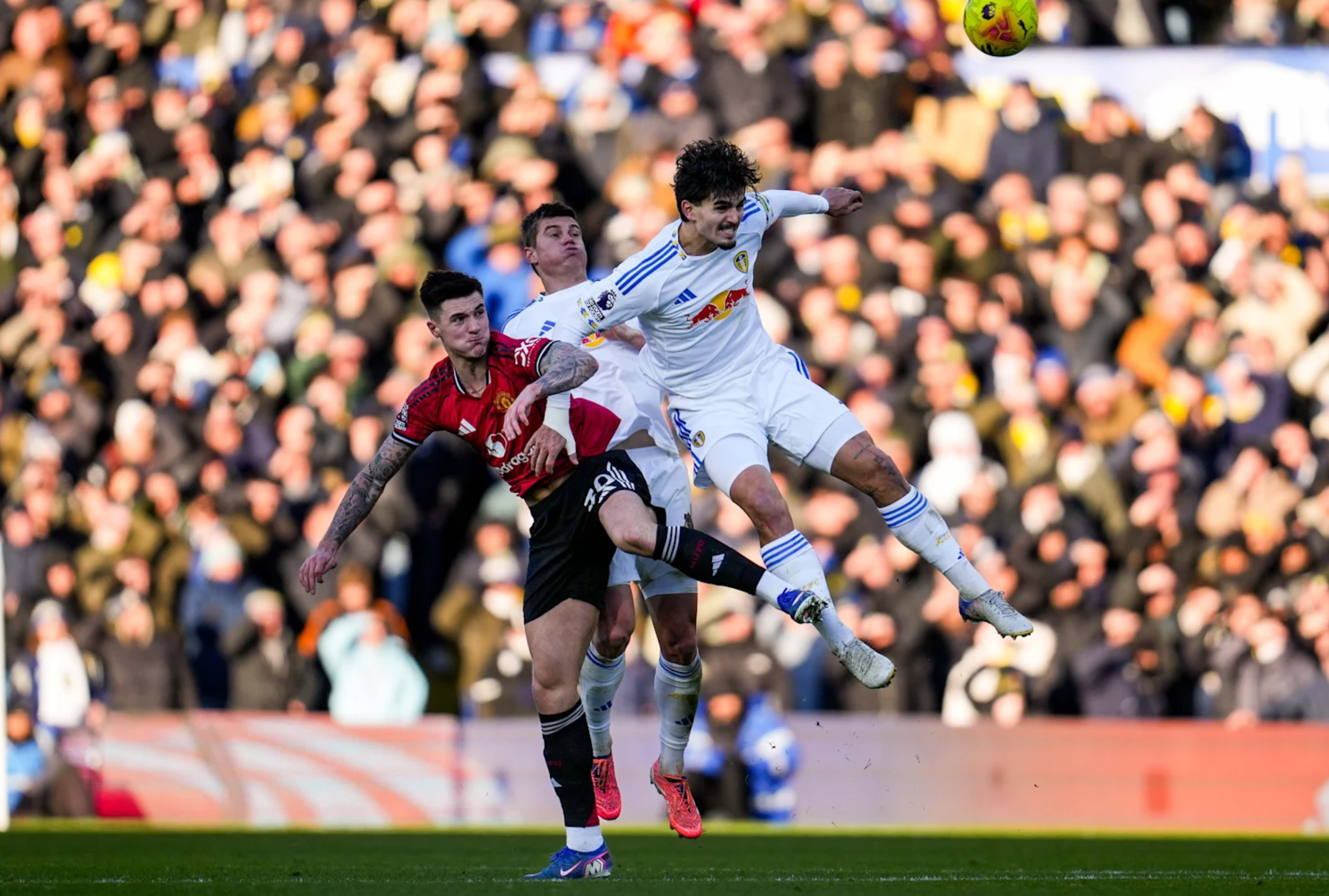 3년 만에 열린 장미 더비에서 양팀은 1대 1 무승부를 기록했다.