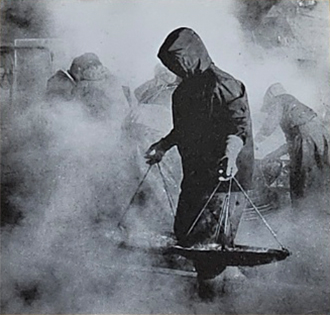 멸치 쪄서 건조작업