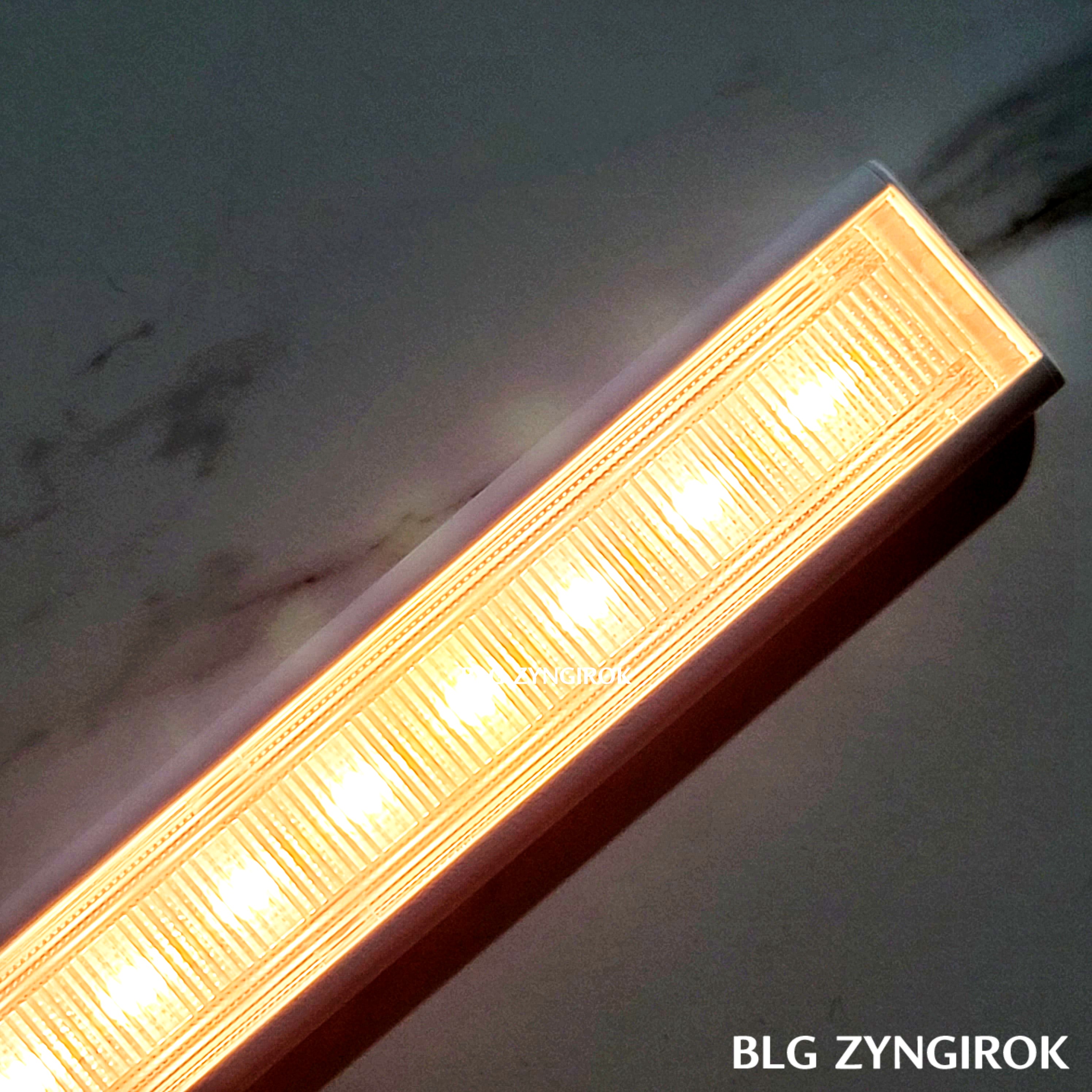 Baseus 데스크 LED 램프 노랑 램프 모습이다.