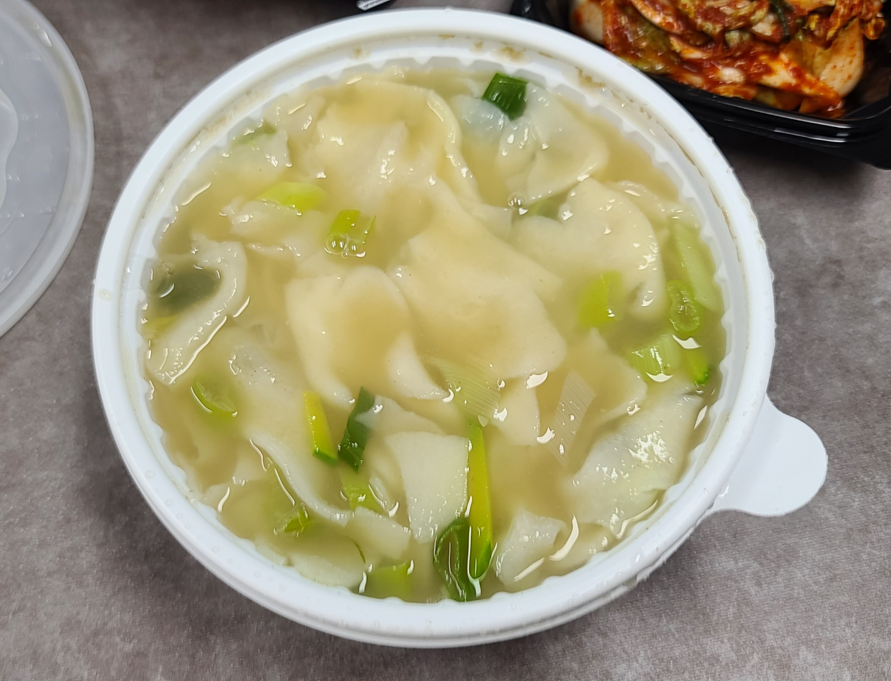 멸치육수 수제비 배달맛집 상대원맛집 평택손칼국수 배달완료 내돈내산 영수증 구성품 김치만두 겉절이 수제비