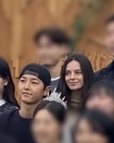 케이티 루이스 사운더스 송중기 결혼식장