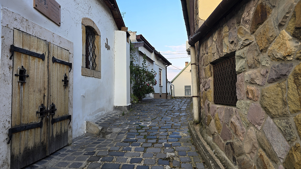 센텐드레 동네 진입