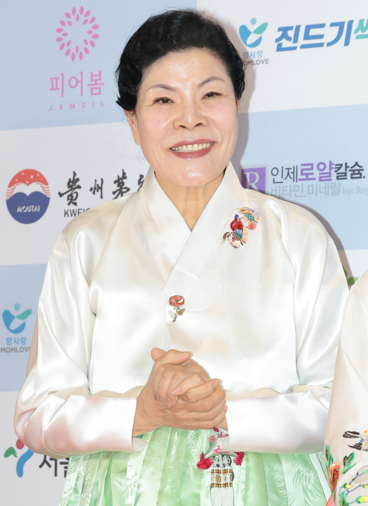 박술녀가 제작한 최불암 수의 공개 관련 사진