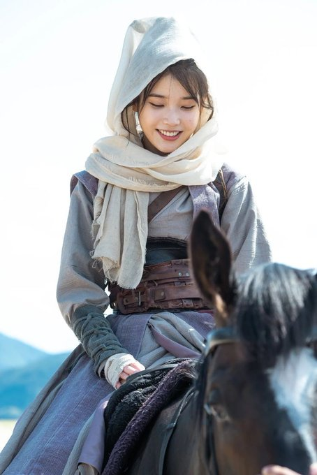 아이유 사진 모음 / 무대 코디 패션 / 일상 사복 패션