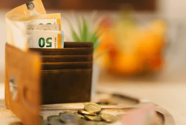 금리 인하 기대 후퇴&amp;#44; 대출 예금 재테크 전략 총정리