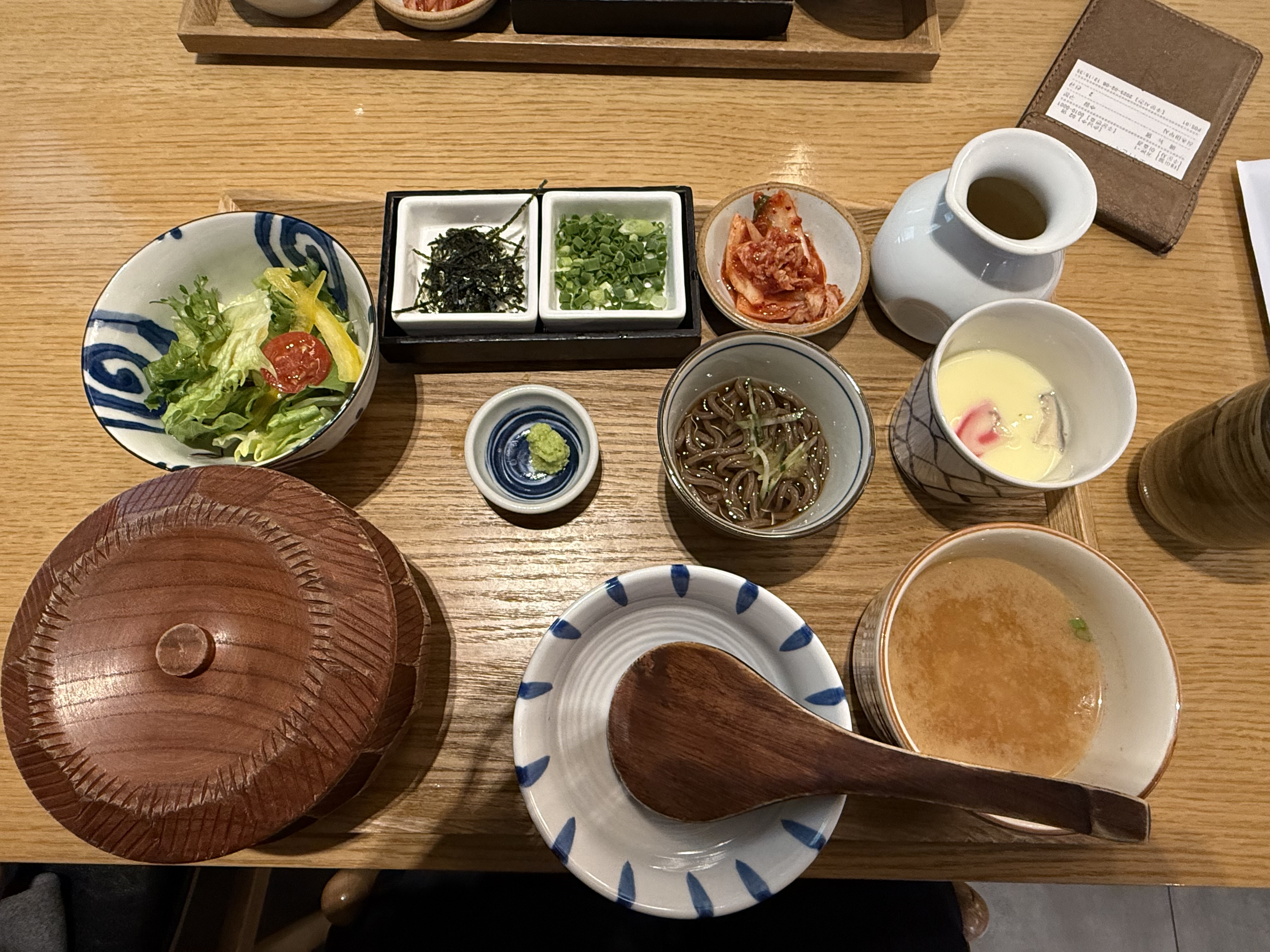 나고야식 민물장어 덮밥인 히츠마부시