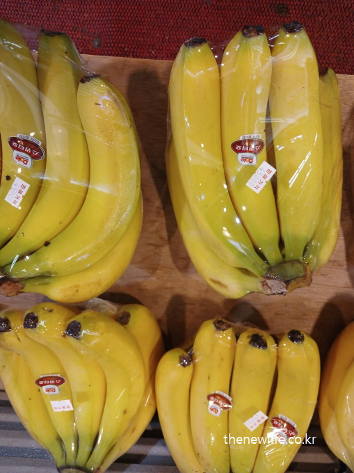 Bananas in belly fat plan/똥배 없애는 식단에 포함된 바나나