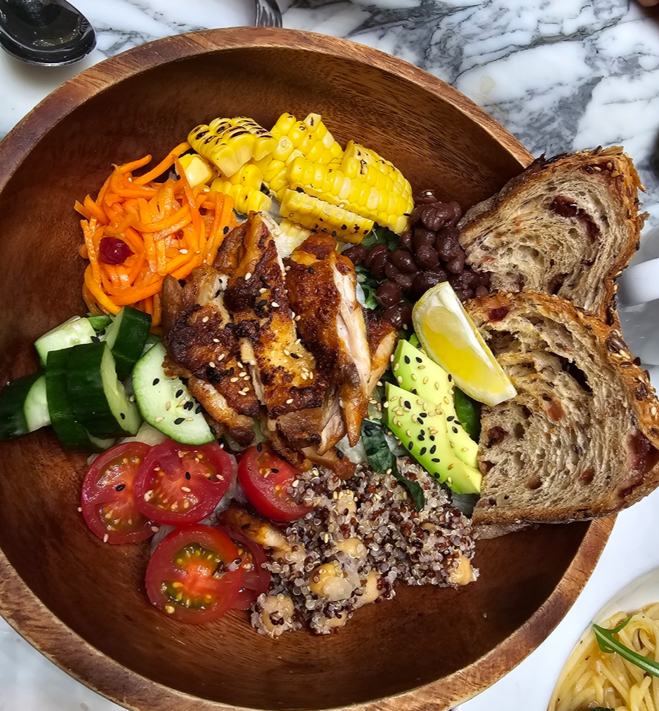 치킨퀴노아 샐러드 보울