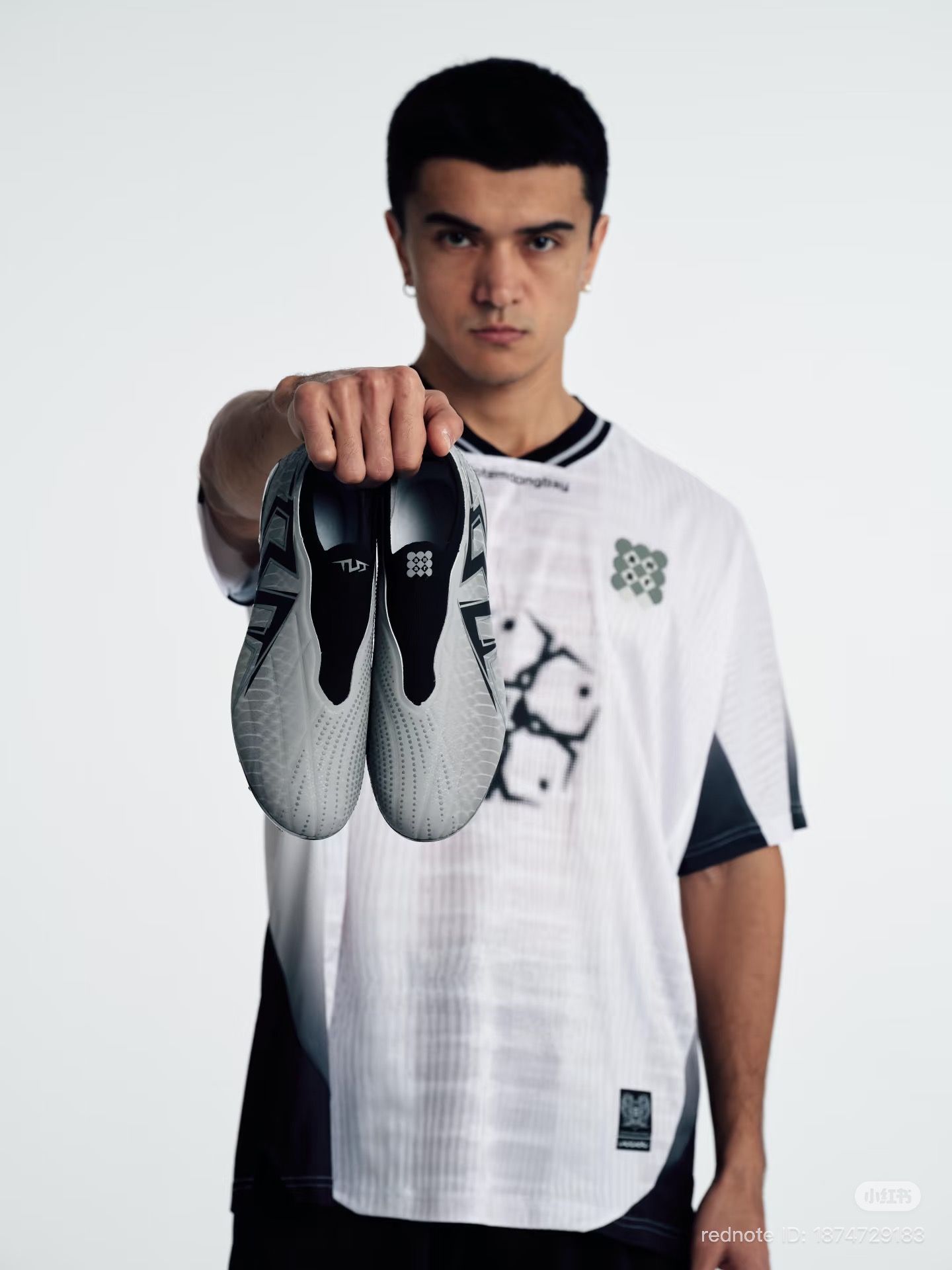 TLSS 리베로 축구화 출시 소개 이미지