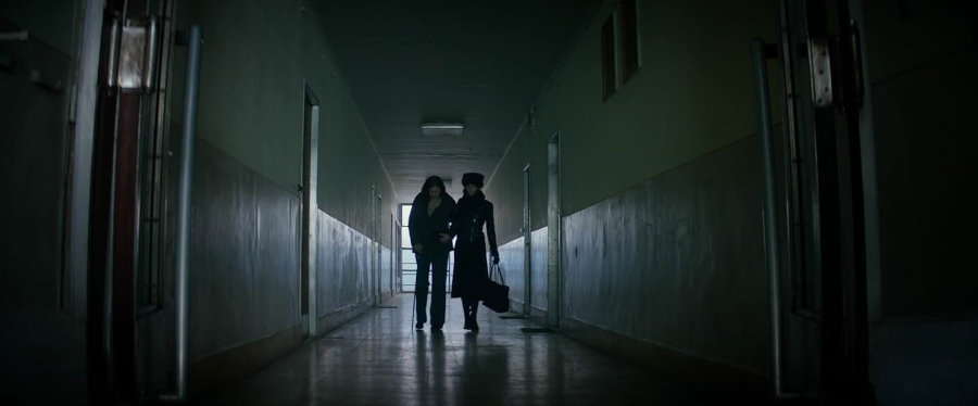 레드 스패로 (2018) 줄거리