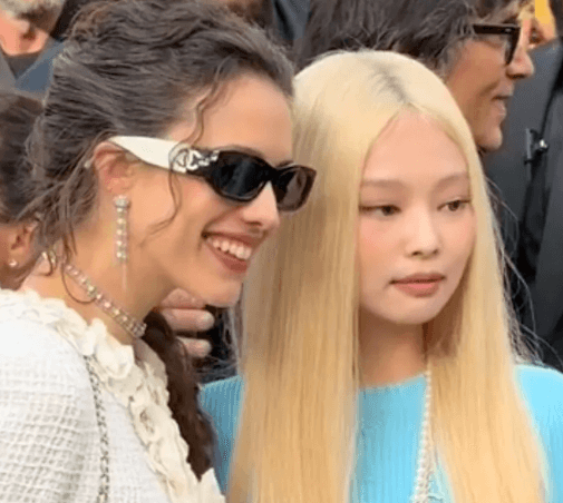 서브스턴스 마가렛 퀄리 제니 샤이아 라보프 프로필 