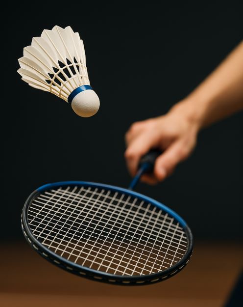 배드민턴 서브와 셔틀콕 건네주기 관련 사진