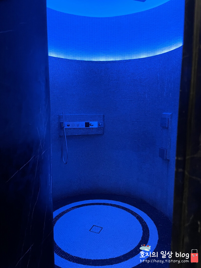 방콕 신돈캠핀스키 사우나 샤워실