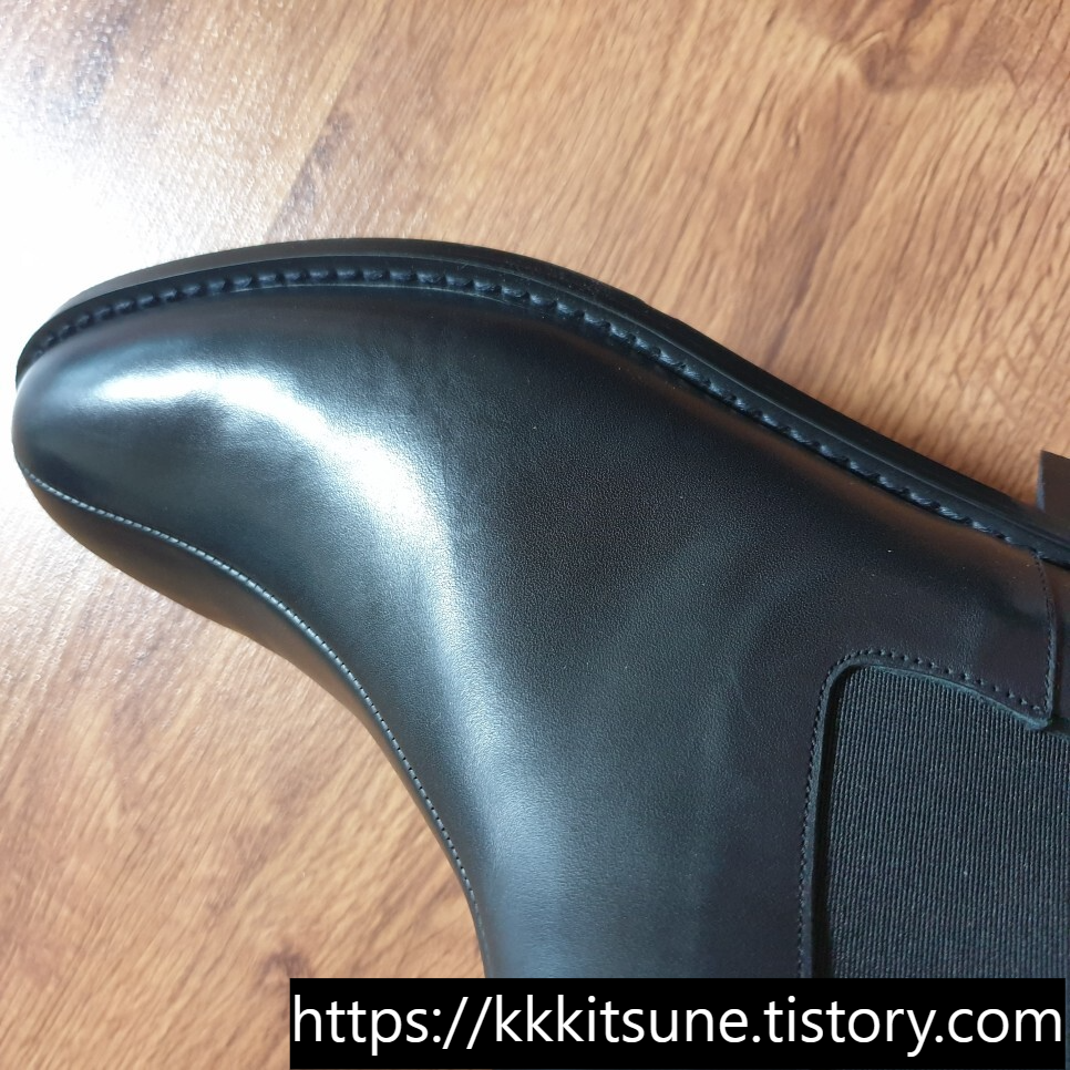 로맨틱무브 우먼 앵클 첼시부츠 검정 R21W154 앞코 스티치와 마감