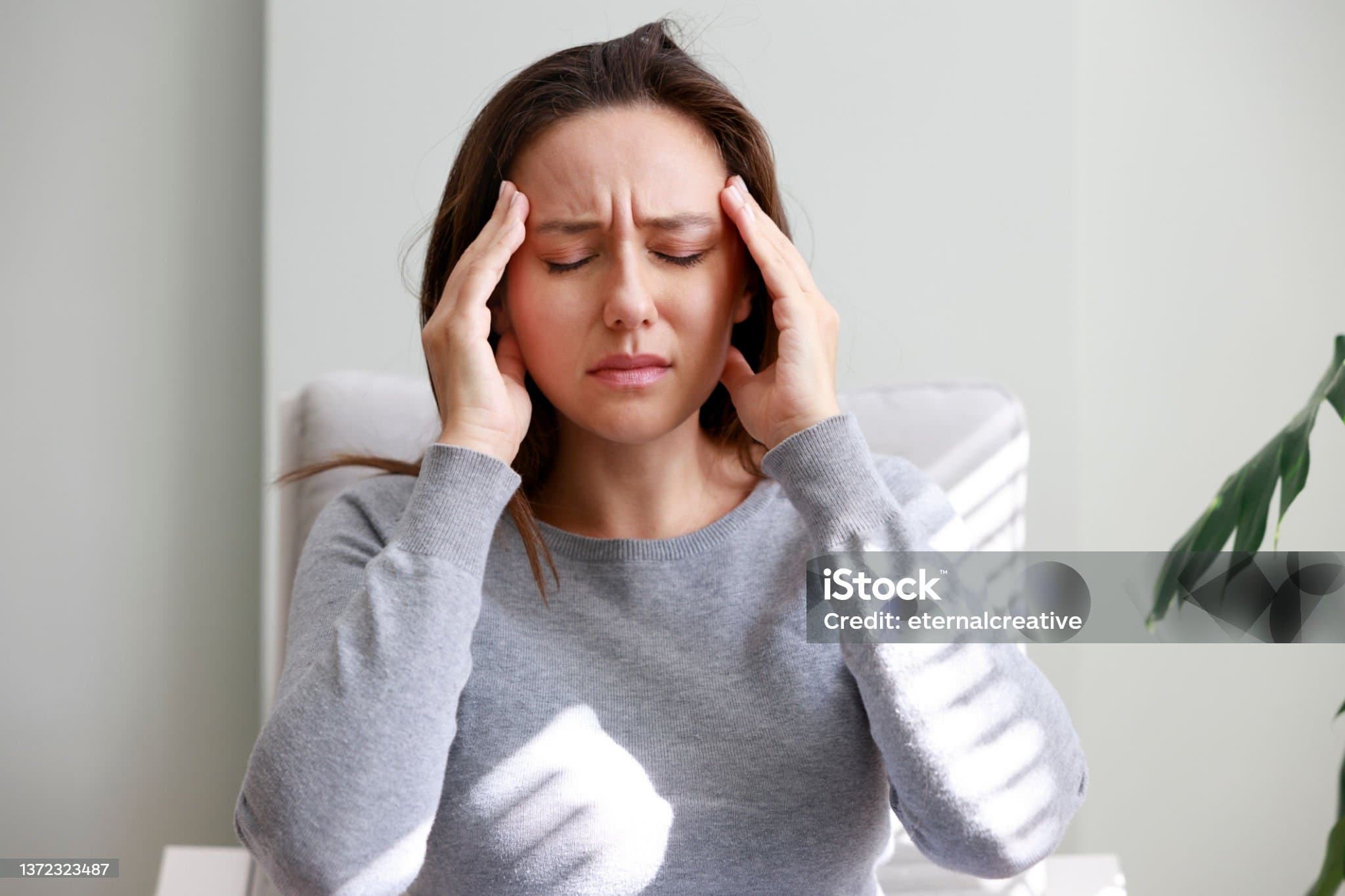 자고 일어나면 머리가 아파요? 아침마다 두통 생기는 이유