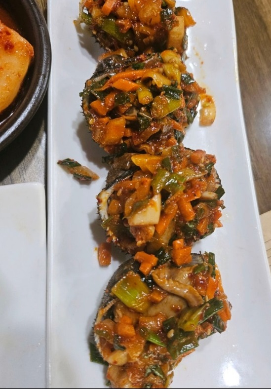 동네한바퀴-서울-서촌-곰탕-고래-나물반찬-꼬막