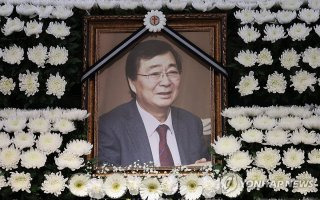 김홍업 별세