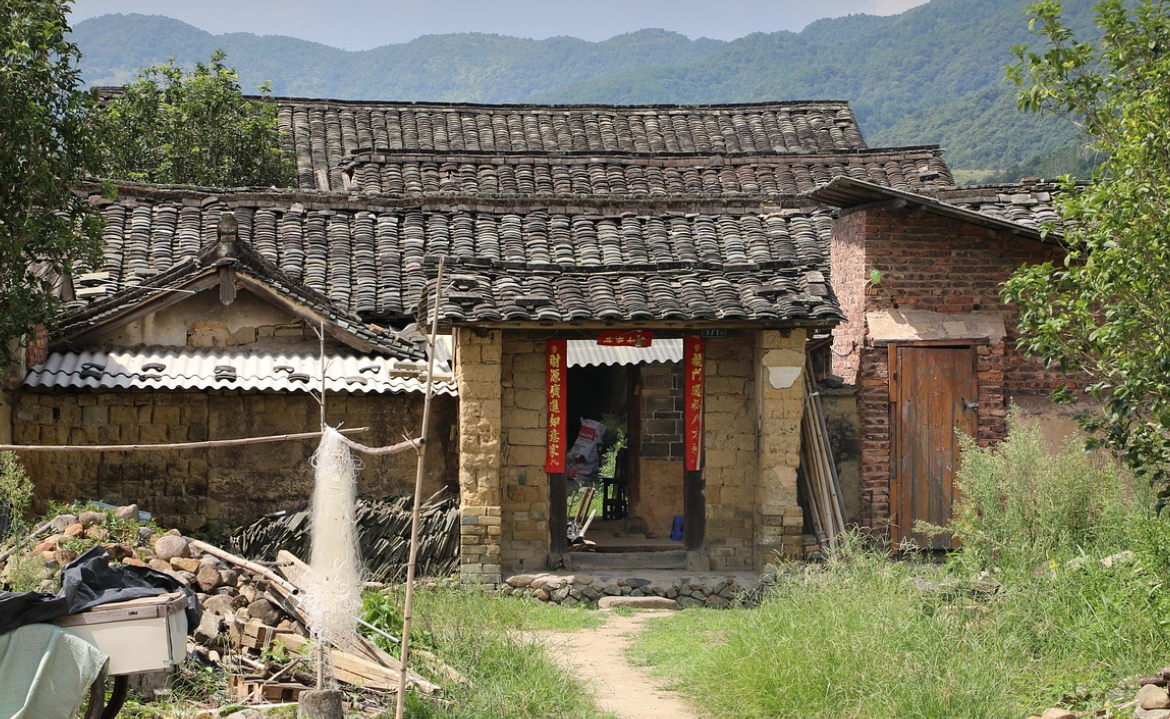 “손수 지은 흙집에서 열린 축제 – 강원 정선의 생태마을 잔치”