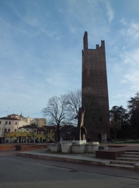 이탈리아 로비고 성의 탑 토레 도나와 토레 그리마니