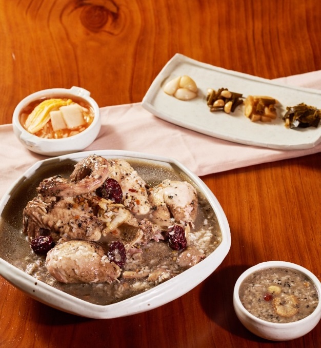 극한직업-한방닭백숙-대구-큰나무집-궁중약백숙