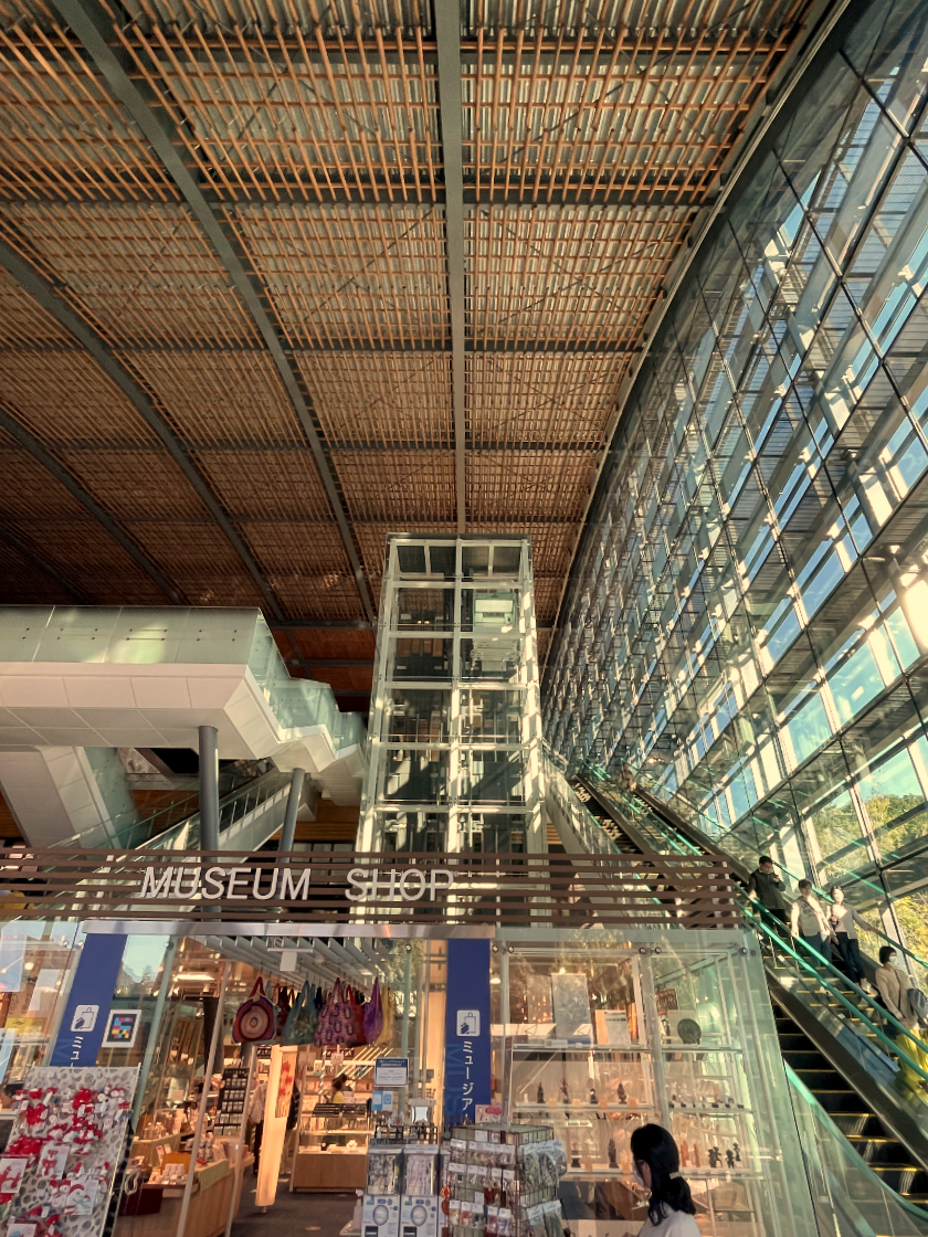 규슈국립박물관 4층까지 대공간2