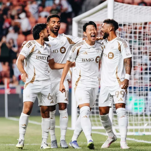 손흥민 해트트릭