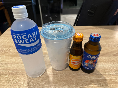 포카리스웨트, 얼음컵, 비타500, 구론산 사진