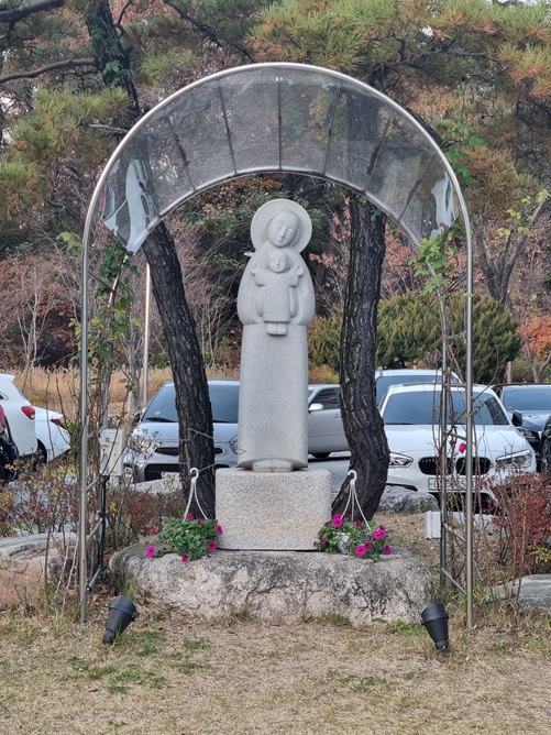 하남 구산성당 성모동산 성모자상 사진