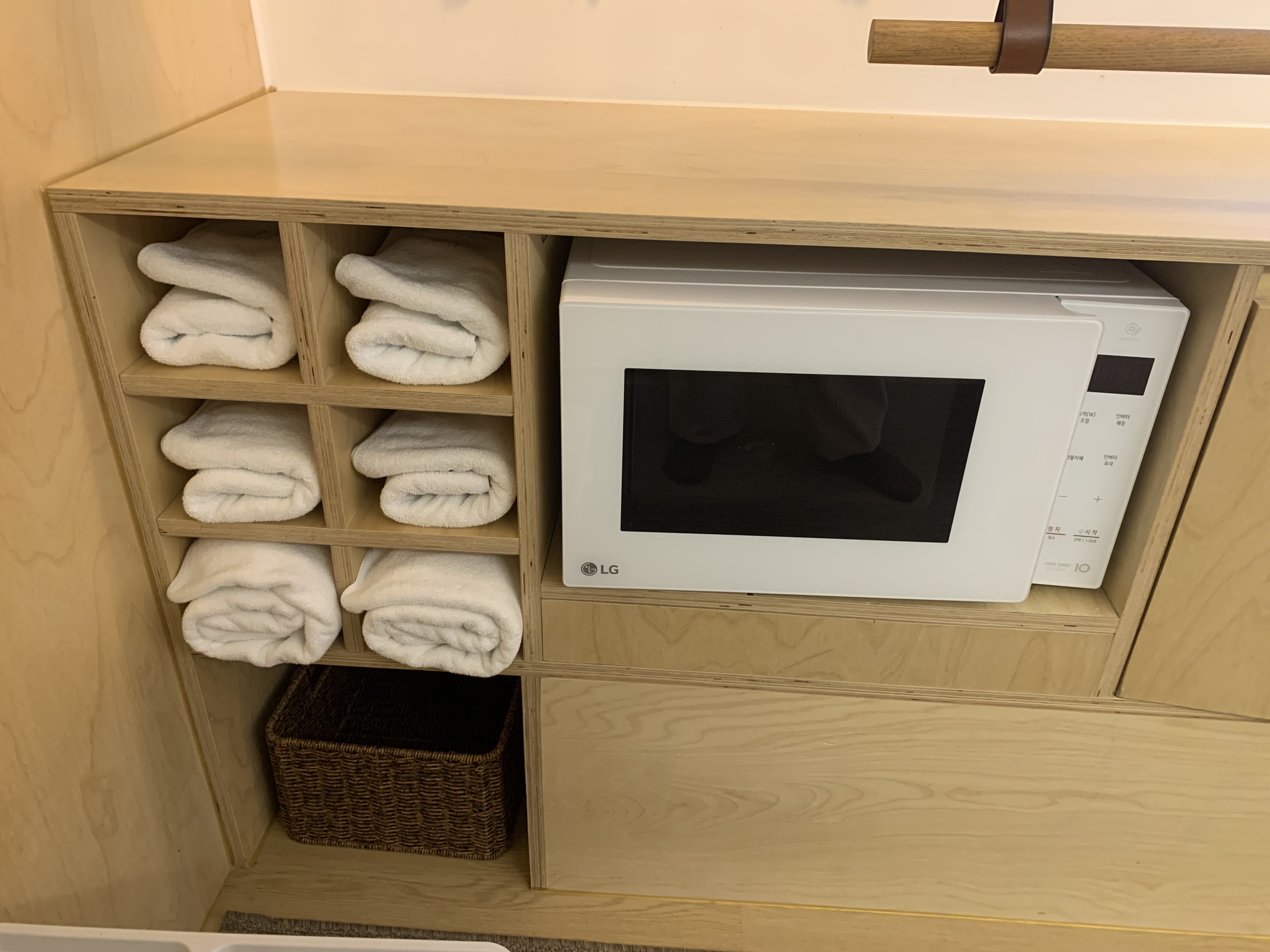 제주도에서 찾은 감성 글램핑 숙소 어라운드폴리 리뷰 - 겨울 에어스트림 숙박 후기