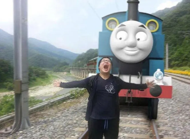 포토샵 위험한 장면처럼 해주세요