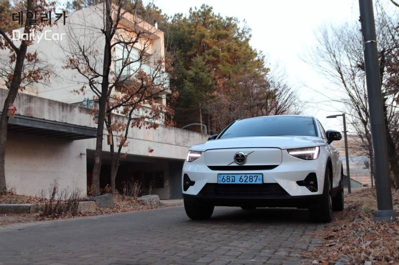 볼보 전기차..‘C40 리차지’