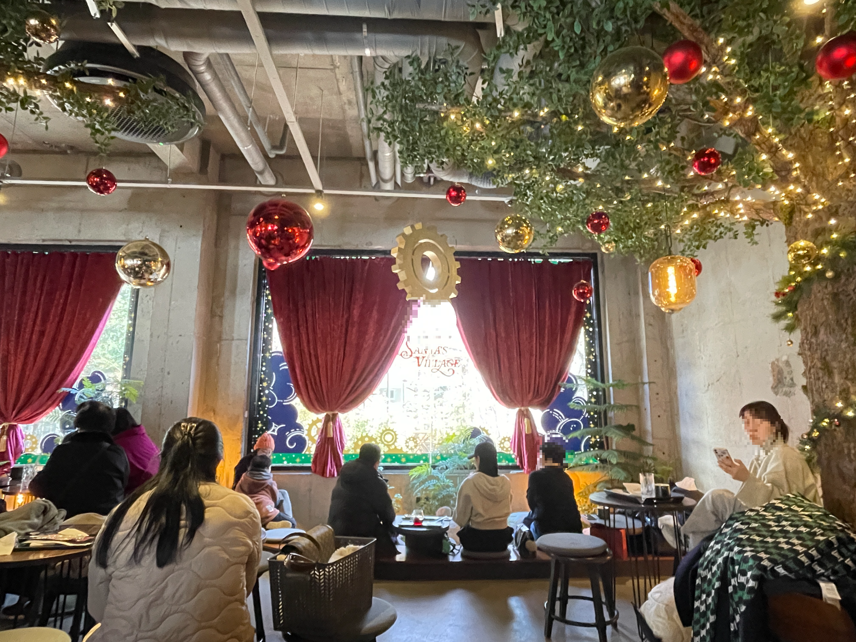 카페 어나더사이드 크리스마스 시즌