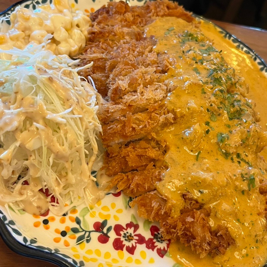 성수완당 바질로제돈까스