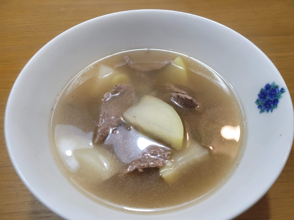 냉동 소고기로 완성된 쇠고기 무국