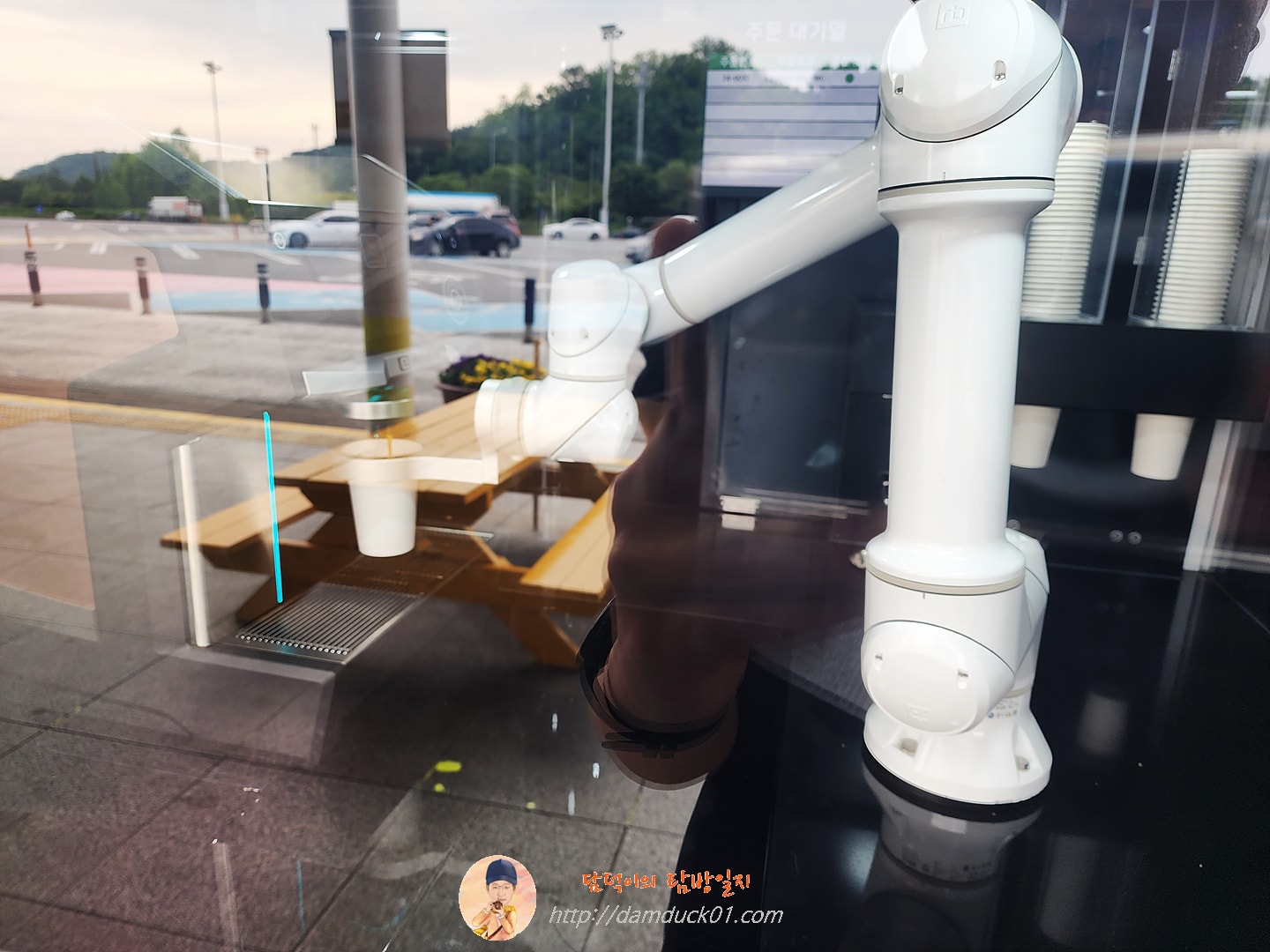 청주 휴게소 로봇 카페