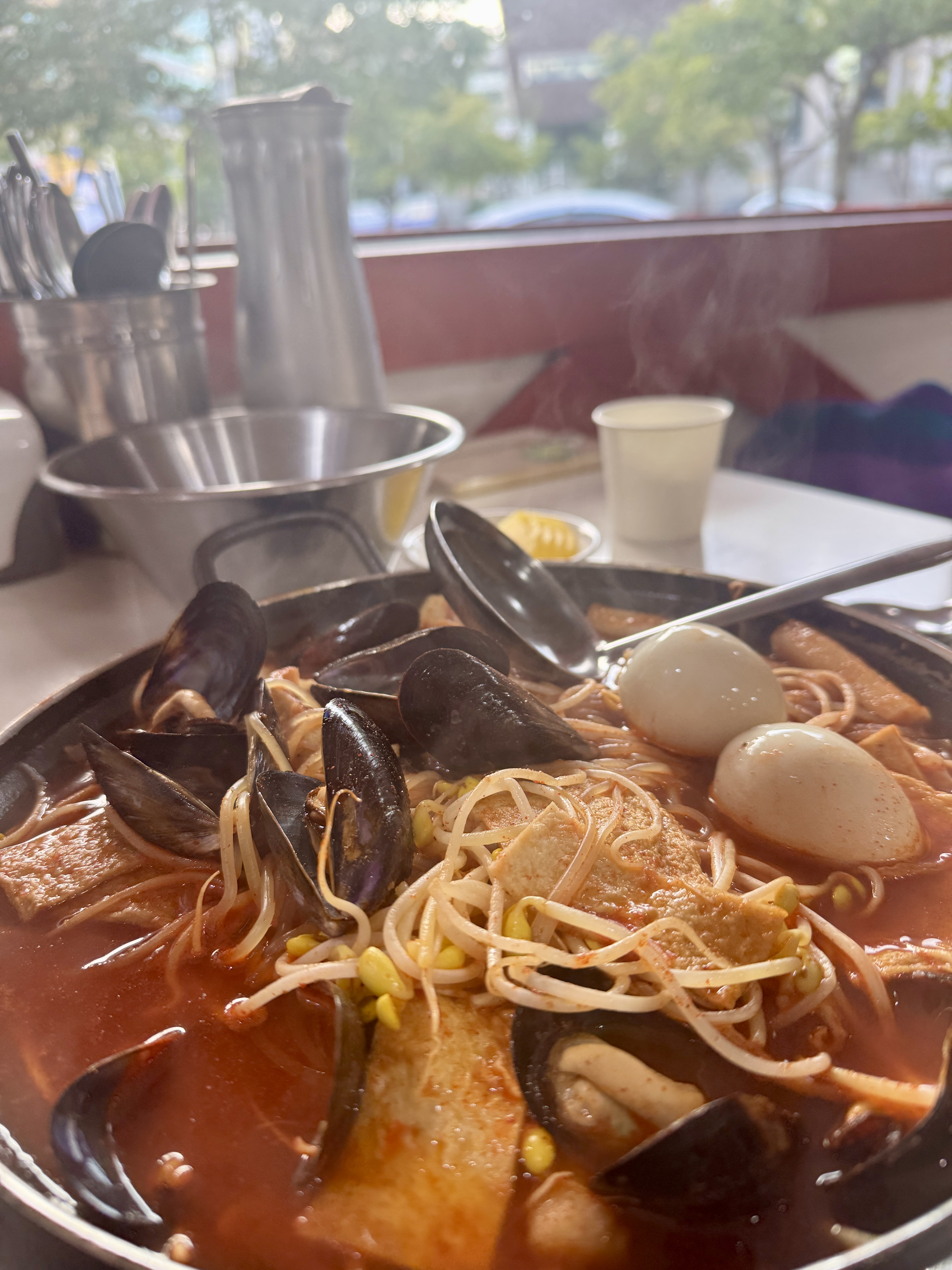 강남대 맛집 신혼부부 즉석떡볶이 해물 즉떡 – 홍합, 메추리알, 콩나물이 듬뿍 들어간 즉석떡볶이