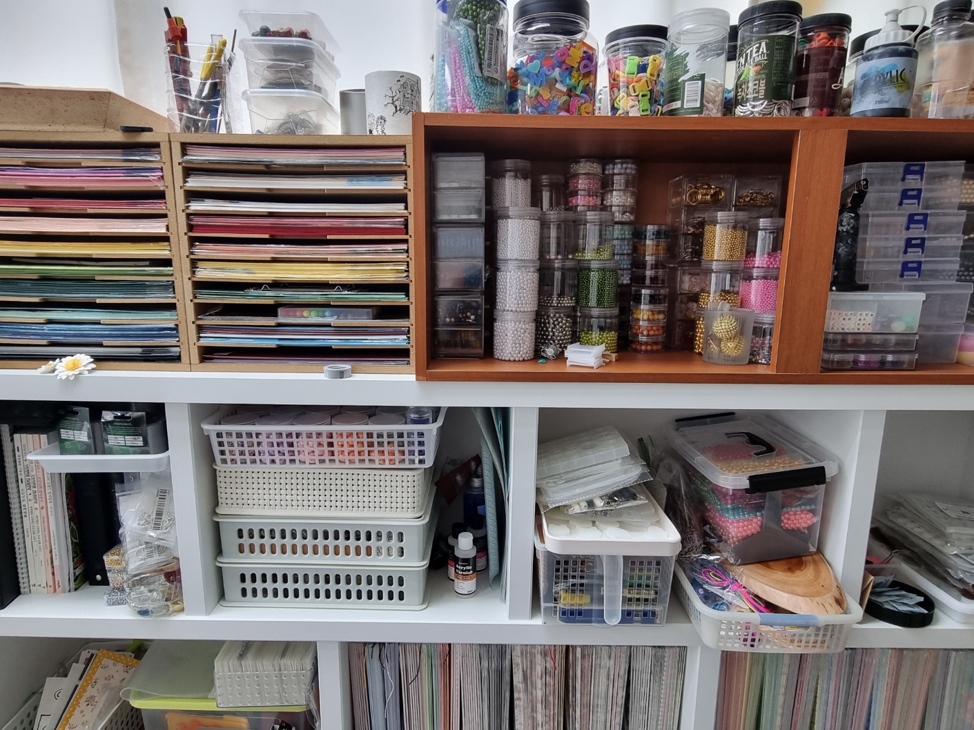 공예실의 재료 보관대/ by Sa-ha
