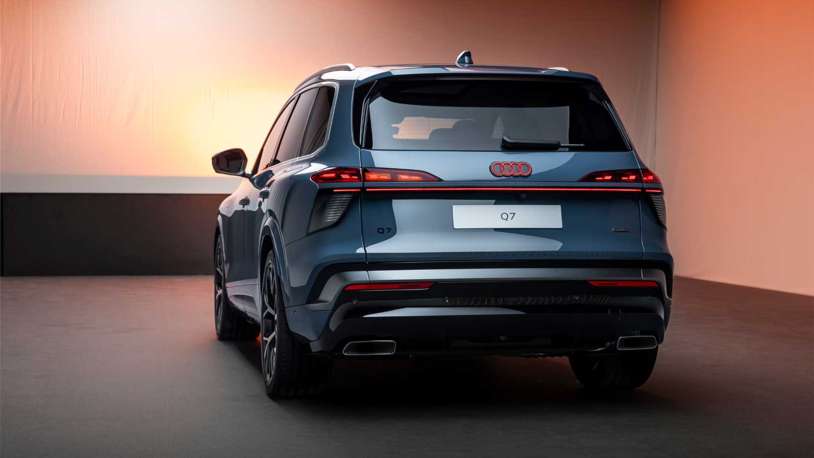 2027 아우디 SQ7 실내 문 패널