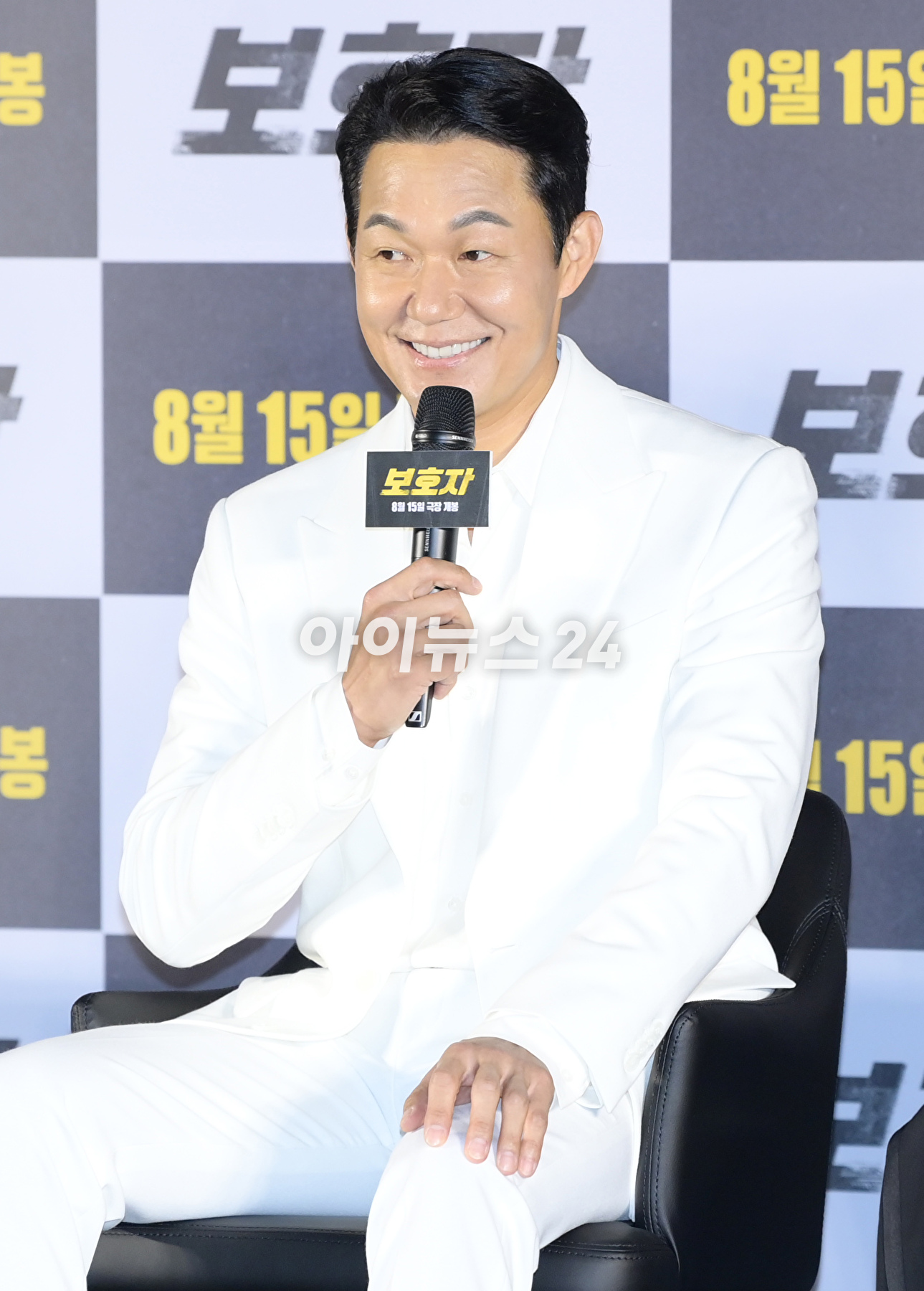 배우 박성웅이 24일 오전 서울 CGV용산아이파크몰에서 열린 영화 &#39;보호자&#39;(감독 정우성) 제작보고회에 참석하고 있다. [사진=정소희 기자]
