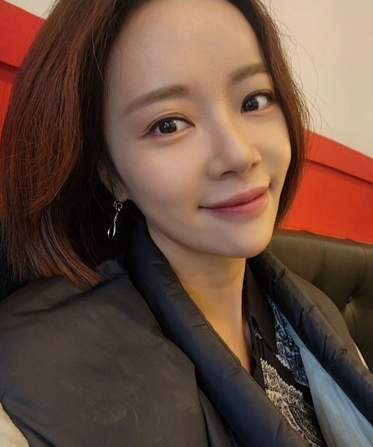 황정음